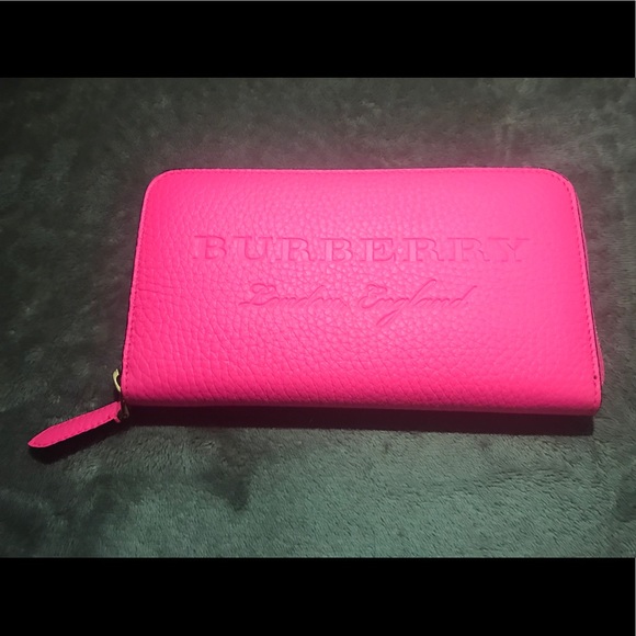 Burberry Handbags - Burberry wallet